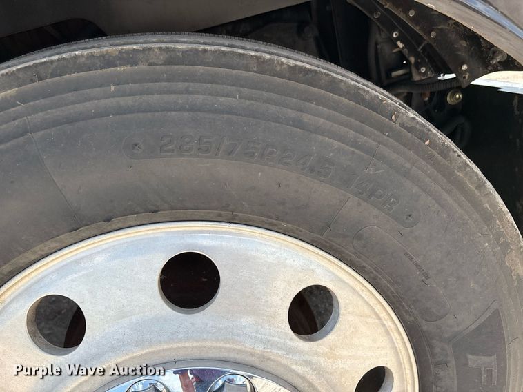 image for item DW7160 2002 Peterbilt 379 semi truck