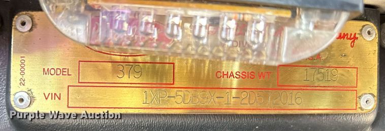 image for item DW7160 2002 Peterbilt 379 semi truck