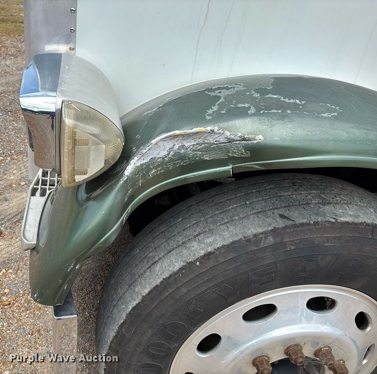 image for item DW7161 2003 Peterbilt 379 semi truck