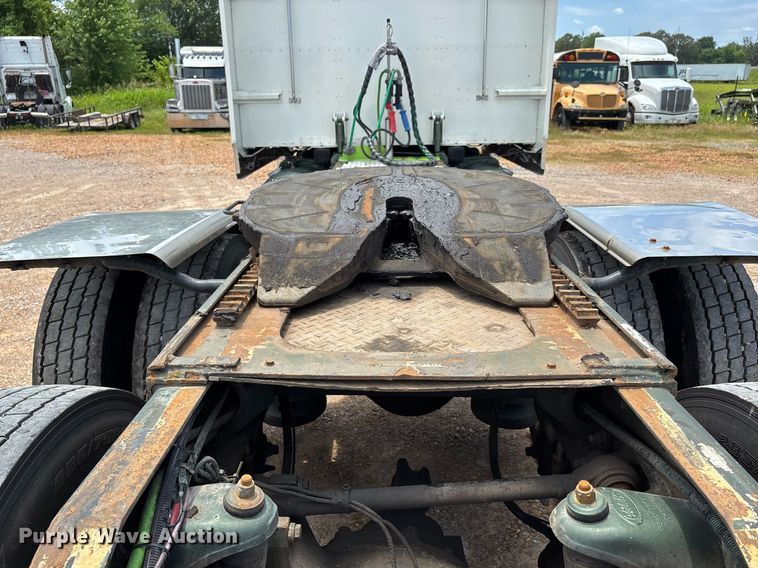 image for item DW7161 2003 Peterbilt 379 semi truck