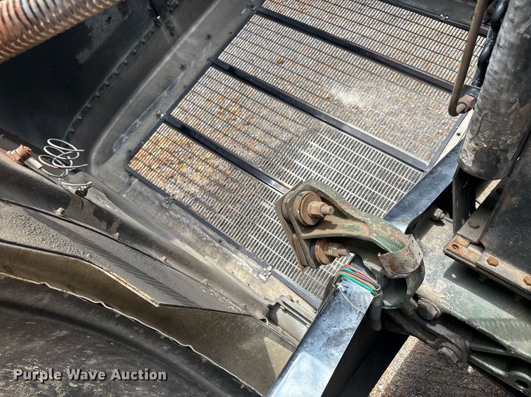 image for item DW7161 2003 Peterbilt 379 semi truck