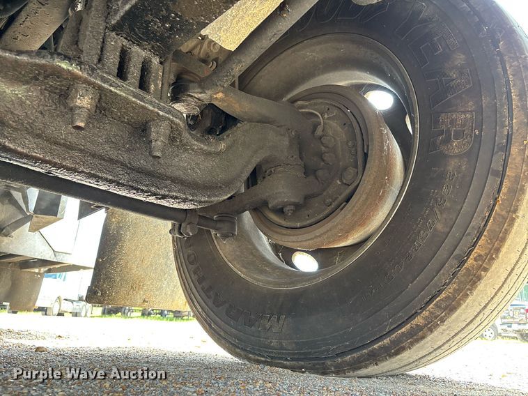 image for item DW7161 2003 Peterbilt 379 semi truck