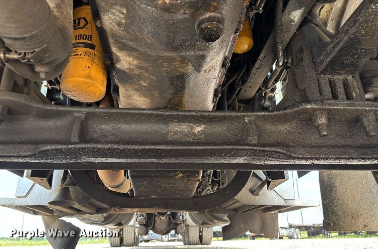 image for item DW7161 2003 Peterbilt 379 semi truck