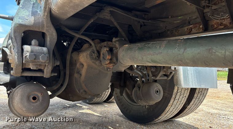 image for item DW7161 2003 Peterbilt 379 semi truck