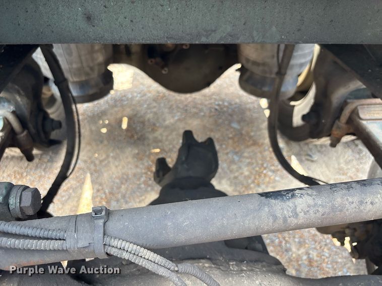 image for item DW7161 2003 Peterbilt 379 semi truck