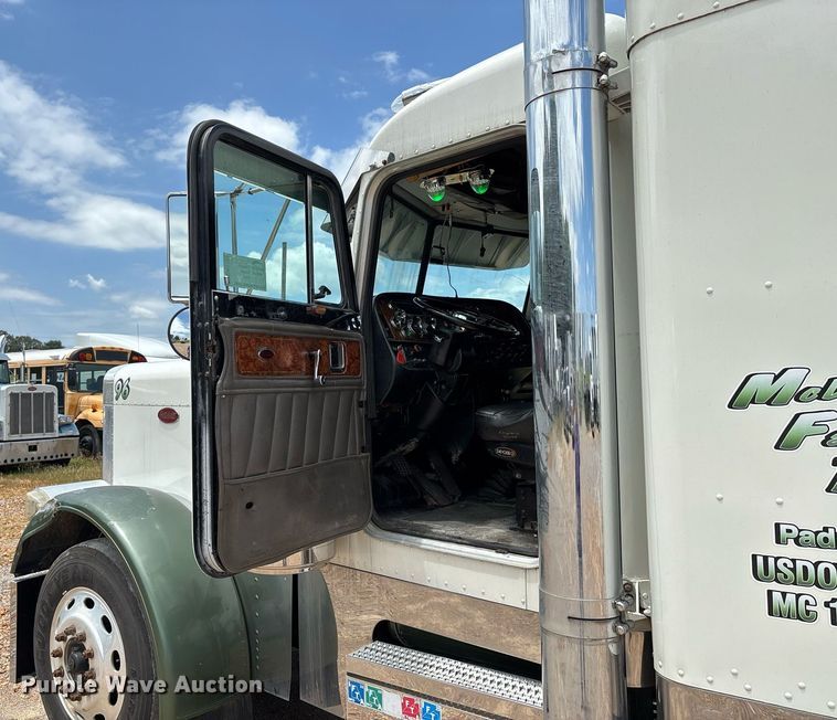 image for item DW7161 2003 Peterbilt 379 semi truck