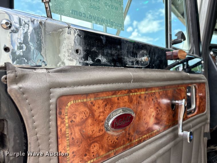 image for item DW7161 2003 Peterbilt 379 semi truck