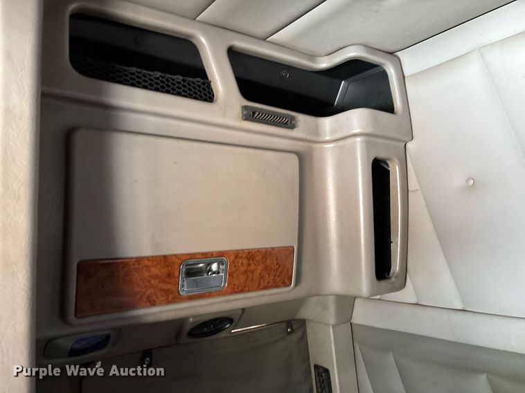 image for item DW7161 2003 Peterbilt 379 semi truck