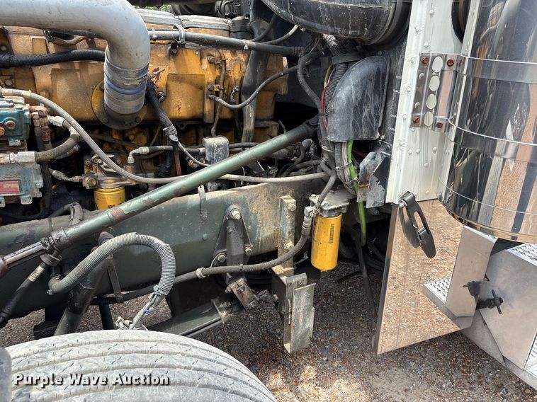 image for item DW7161 2003 Peterbilt 379 semi truck