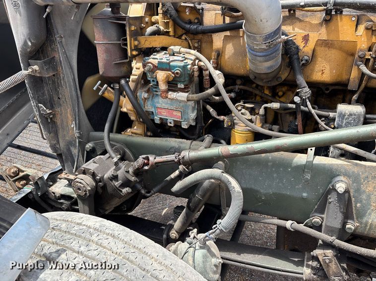 image for item DW7161 2003 Peterbilt 379 semi truck