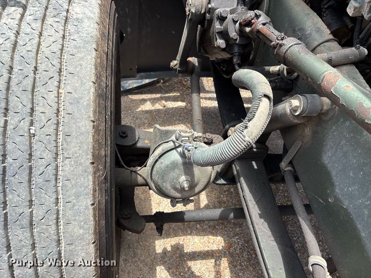 image for item DW7161 2003 Peterbilt 379 semi truck