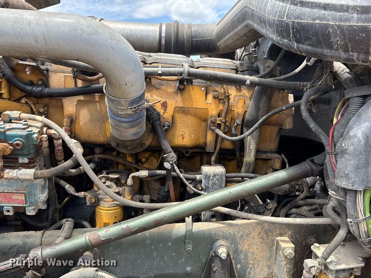 image for item DW7161 2003 Peterbilt 379 semi truck