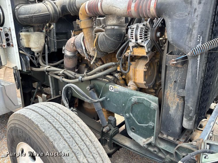image for item DW7161 2003 Peterbilt 379 semi truck