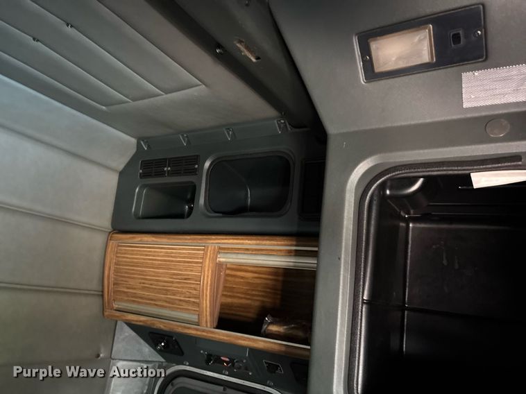 image for item DW7162 2001 Peterbilt 379 semi truck