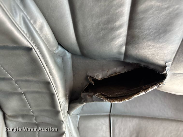 image for item DW7162 2001 Peterbilt 379 semi truck