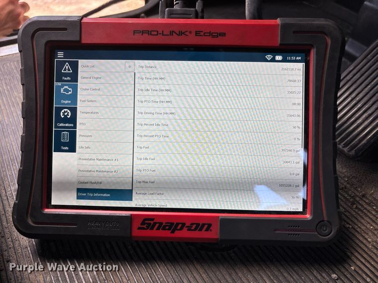 image for item DW7162 2001 Peterbilt 379 semi truck