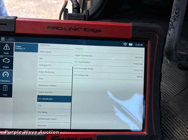 image for item DW7162 2001 Peterbilt 379 semi truck