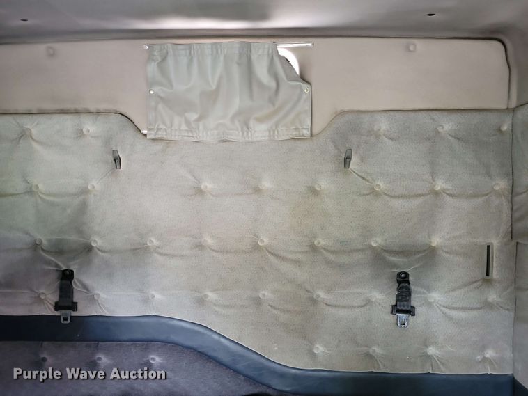 image for item DX6990 2002 Volvo VNL semi truck