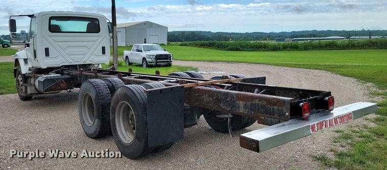 image for item DX7154 2017 International  7500 truck cab and chassis