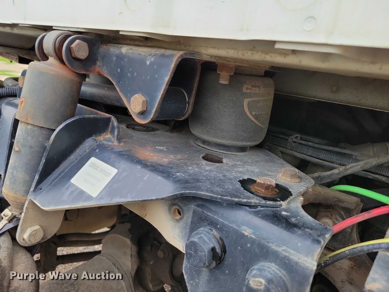 image for item DX7154 2017 International  7500 truck cab and chassis