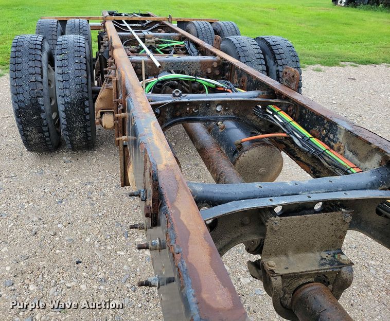 image for item DX7154 2017 International  7500 truck cab and chassis