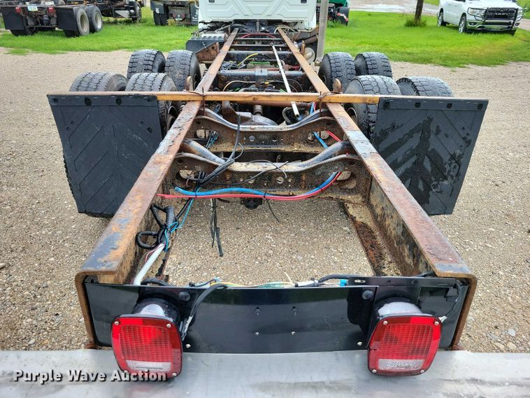 image for item DX7154 2017 International  7500 truck cab and chassis