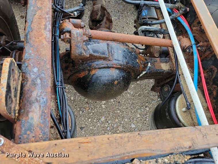 image for item DX7154 2017 International  7500 truck cab and chassis