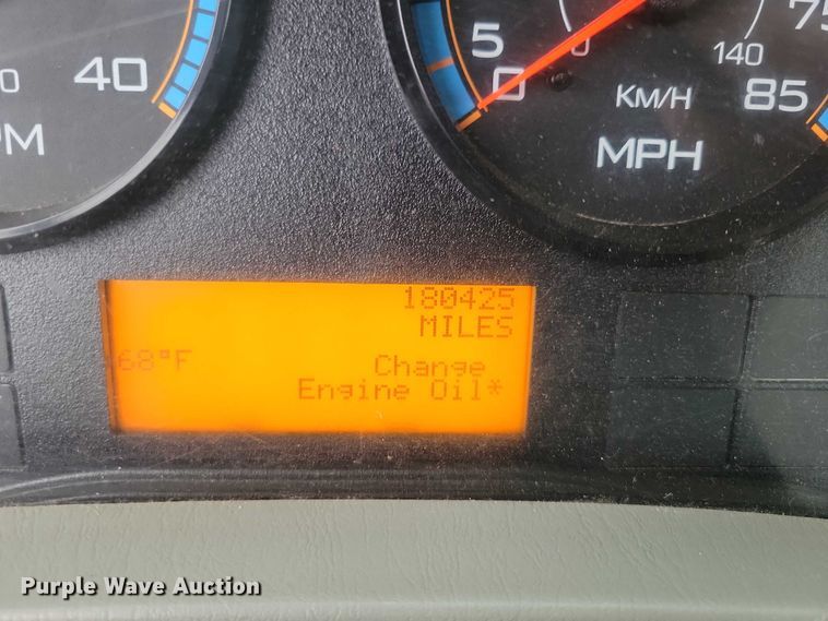 image for item DX7154 2017 International  7500 truck cab and chassis