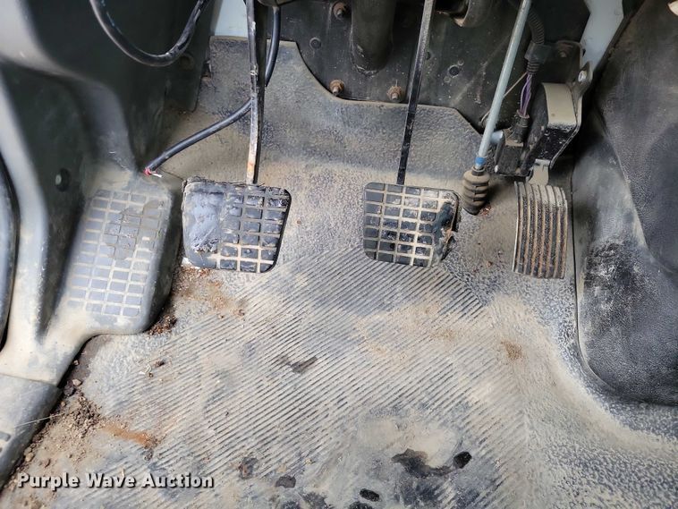 image for item DX7154 2017 International  7500 truck cab and chassis