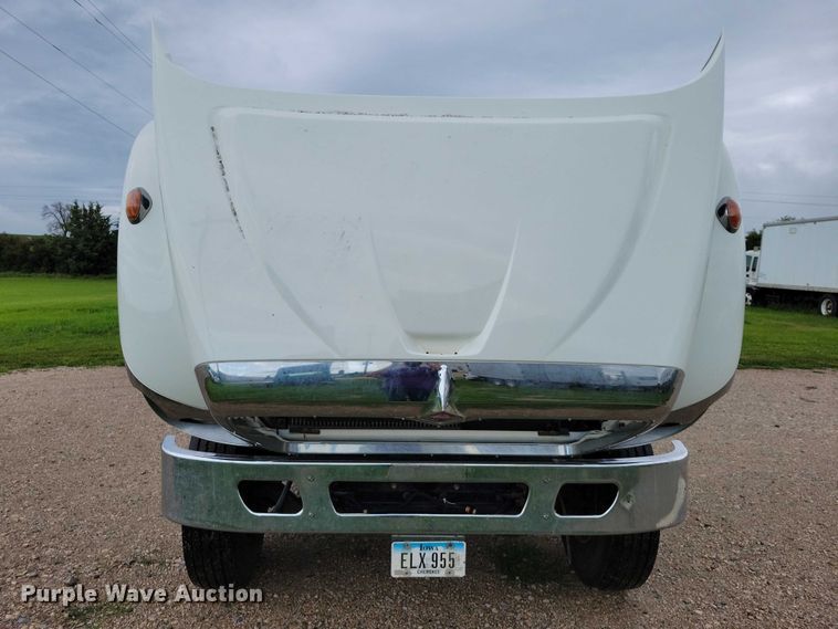 image for item DX7154 2017 International  7500 truck cab and chassis