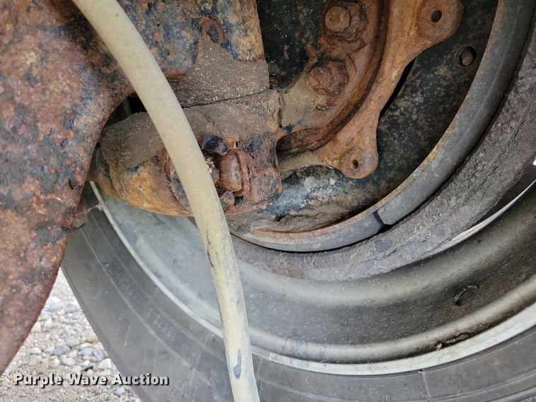 image for item DX7154 2017 International  7500 truck cab and chassis