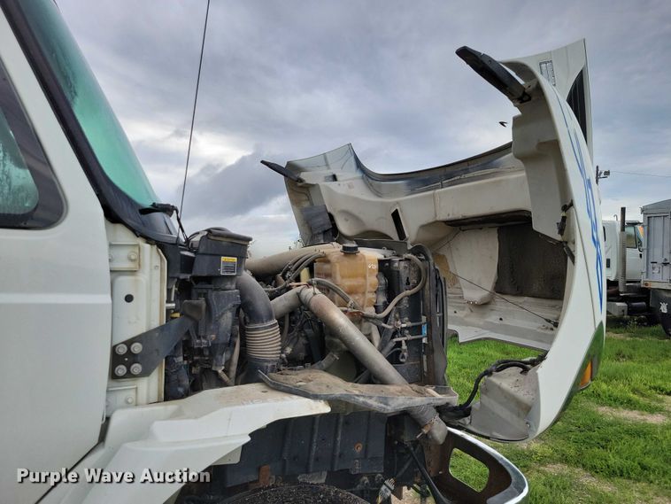 image for item DX7154 2017 International  7500 truck cab and chassis