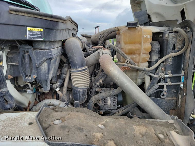 image for item DX7154 2017 International  7500 truck cab and chassis