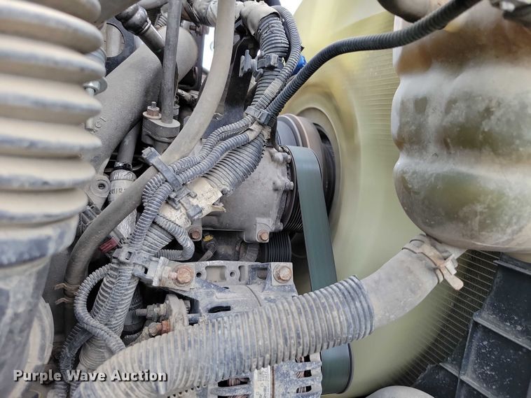 image for item DX7154 2017 International  7500 truck cab and chassis