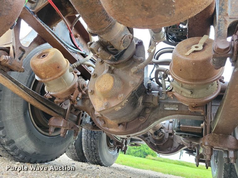 image for item DX7154 2017 International  7500 truck cab and chassis