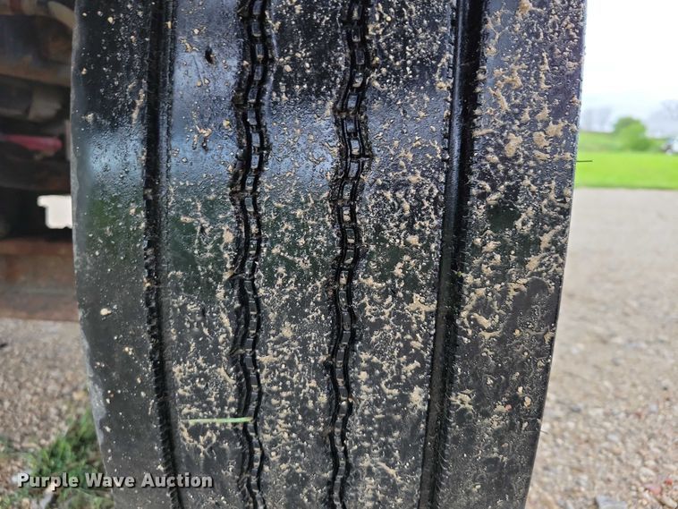 image for item DX7154 2017 International  7500 truck cab and chassis