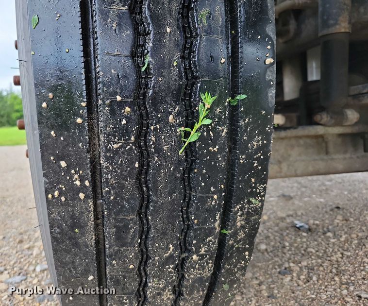 image for item DX7154 2017 International  7500 truck cab and chassis