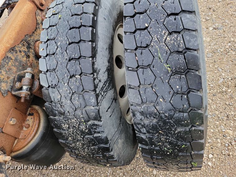 image for item DX7154 2017 International  7500 truck cab and chassis