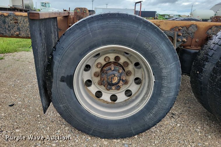 image for item DX7154 2017 International  7500 truck cab and chassis