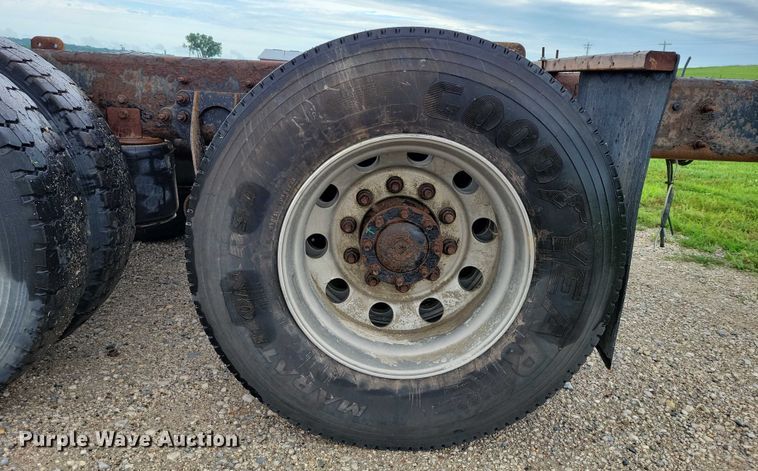 image for item DX7154 2017 International  7500 truck cab and chassis