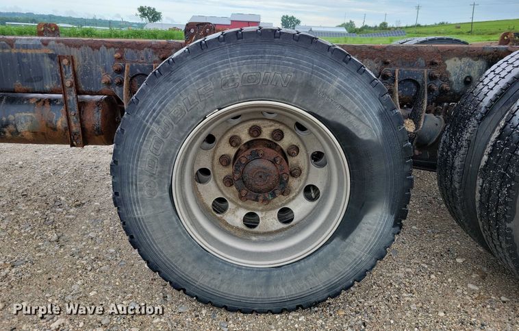 image for item DX7154 2017 International  7500 truck cab and chassis