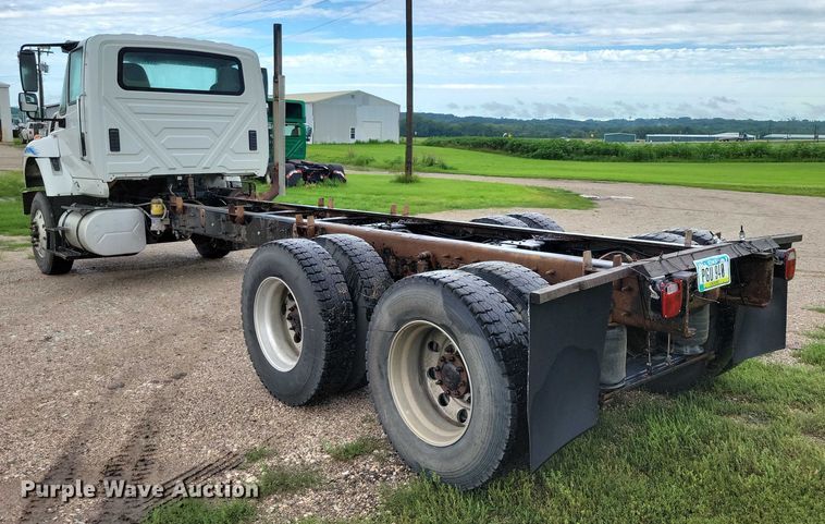 image for item DX7155 2015 International  7500 truck cab and chassis