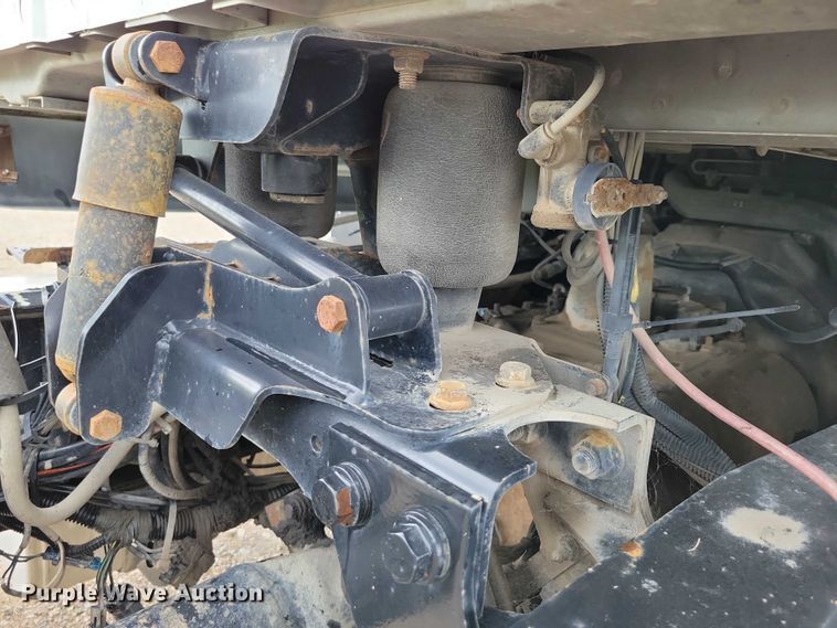 image for item DX7155 2015 International  7500 truck cab and chassis