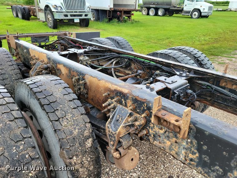 image for item DX7155 2015 International  7500 truck cab and chassis