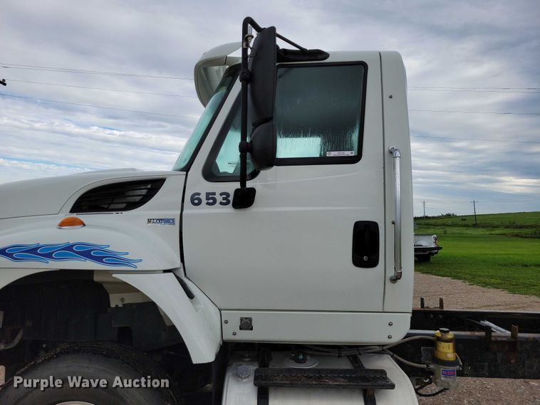 image for item DX7155 2015 International  7500 truck cab and chassis