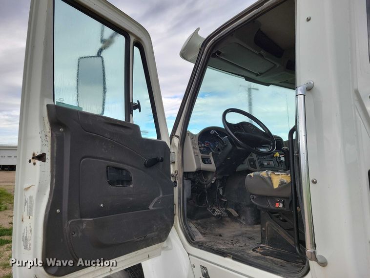 image for item DX7155 2015 International  7500 truck cab and chassis