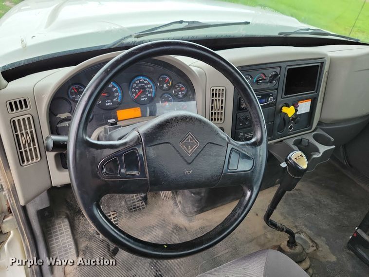 image for item DX7155 2015 International  7500 truck cab and chassis