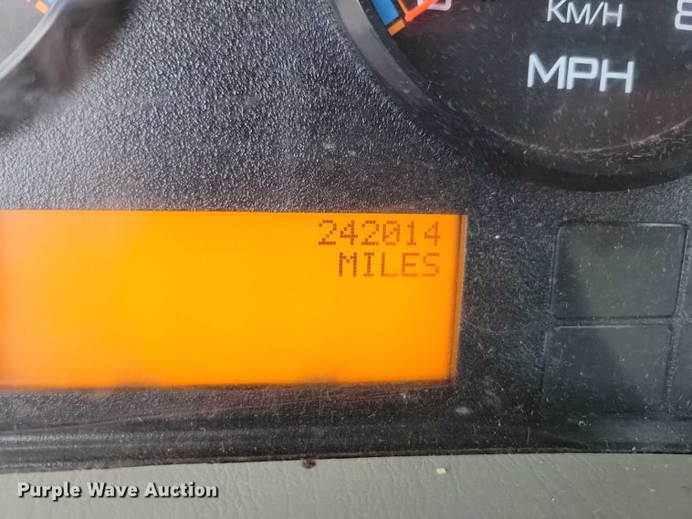 image for item DX7155 2015 International  7500 truck cab and chassis