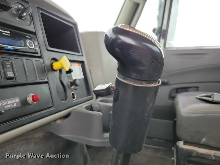 image for item DX7155 2015 International  7500 truck cab and chassis