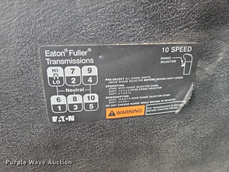 image for item DX7155 2015 International  7500 truck cab and chassis